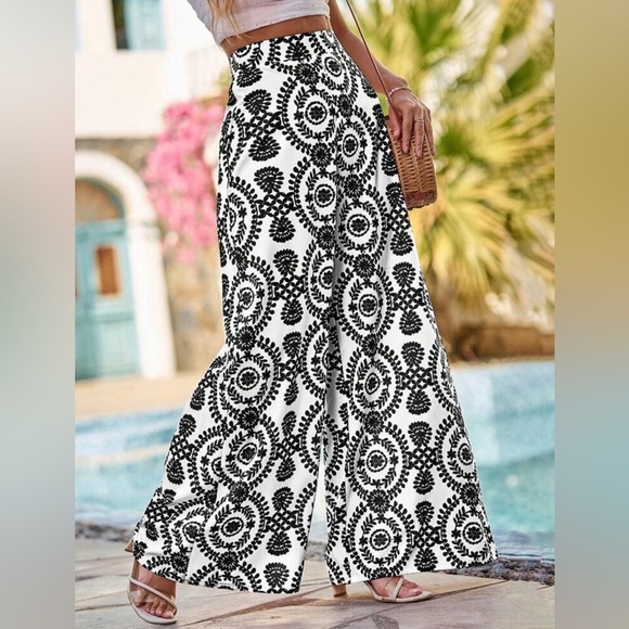 SHEIN Black & White Wide Leg Pant, size large. - Picture 3 of 12